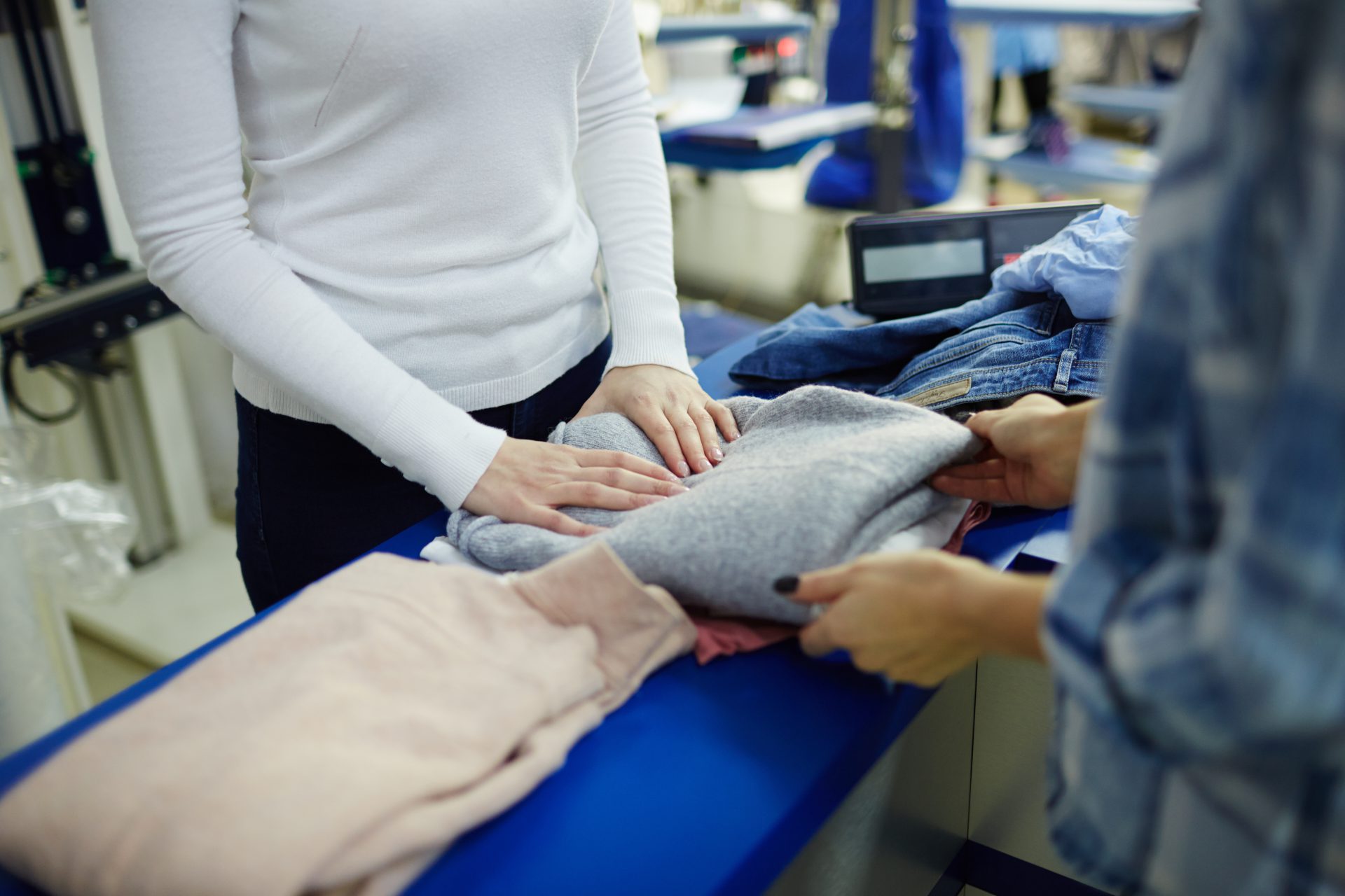 wash & fold laundry in dubai